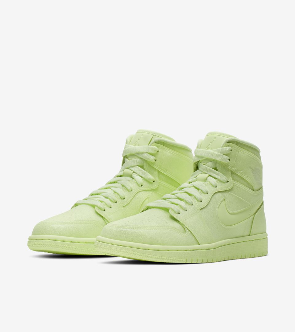 air jordan 1 barely volt