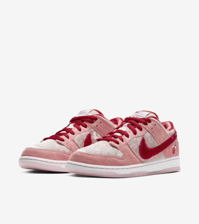 ポップでキュートな Nike Sb Dunk Low Strangelove バレンタインデー Represent ポップでキュートな Nike Sb Dunk Low Strangelove バレンタインデー Represent