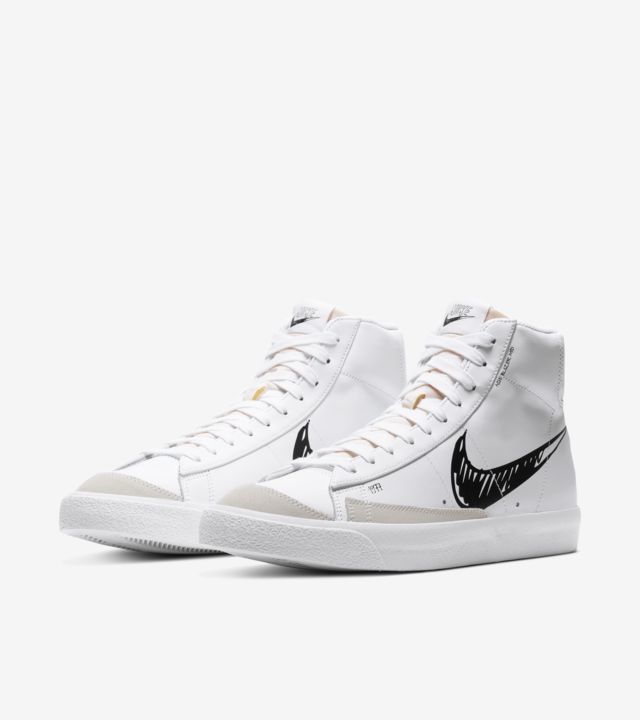 ホワイトのミッドカットは Nike Blazer Mid 77 流行りの兆し Represent